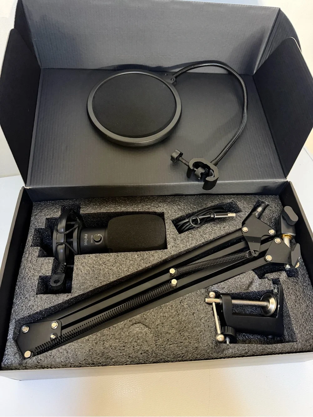 Fifine Black USB Desktop Microphone Kit with Boom Arm and Pop Filter